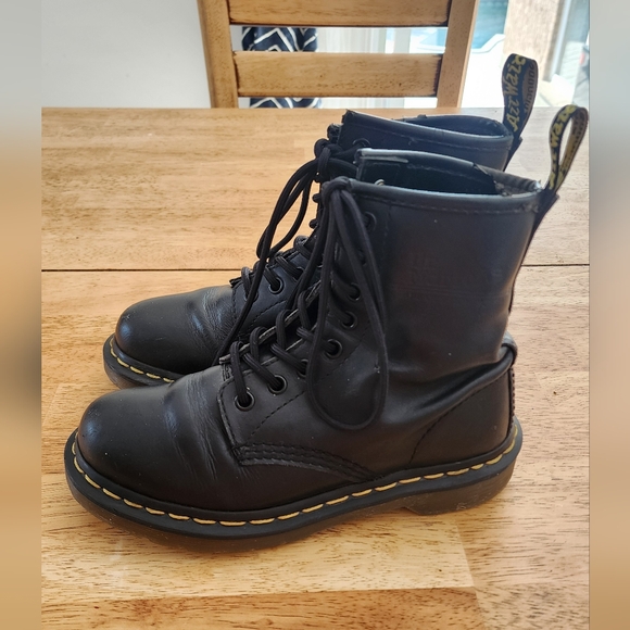 Dr. Martens Black 1460 Boots Iconic Combat Style Size 3 - Picture 3 of 6